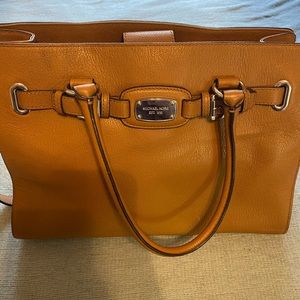 Michael Kors Purse excellent condition